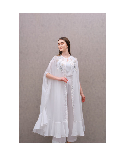 Illuna Embellished Silk Set in White